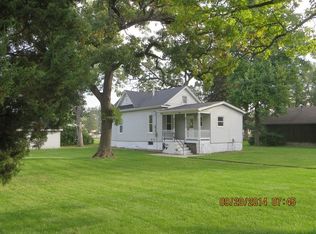 601 Jefferson St, Ingleside, IL 60041