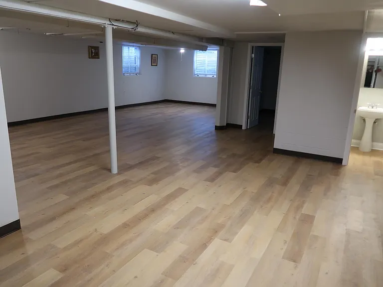8118 W Eastwood Ave — Photo 13