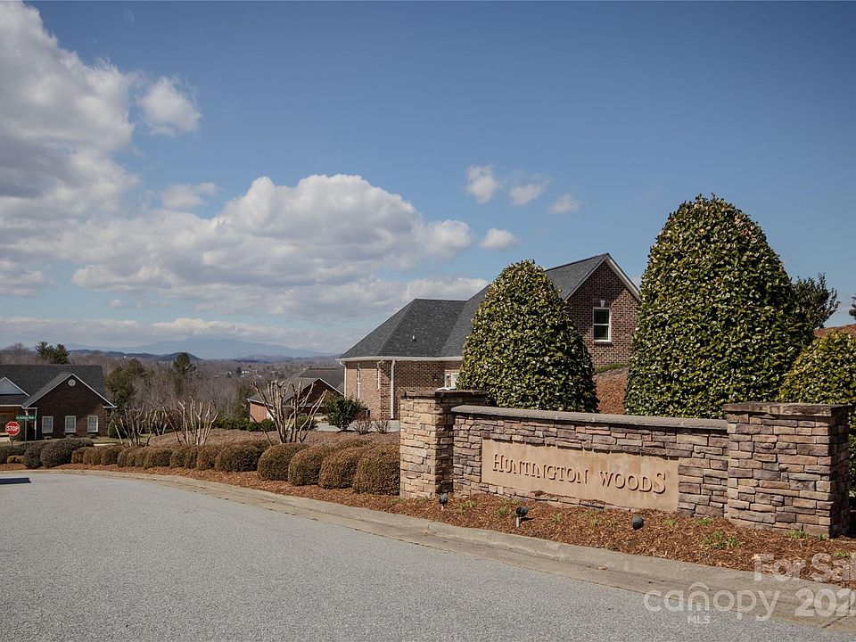 2nd image of 706 Chatsworth Cir SE #2