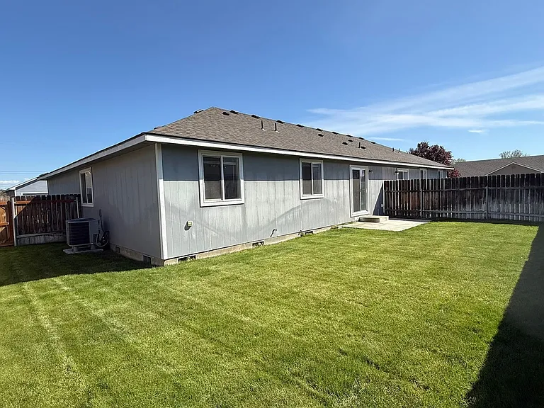 1900 Wellington Dr — Photo 15