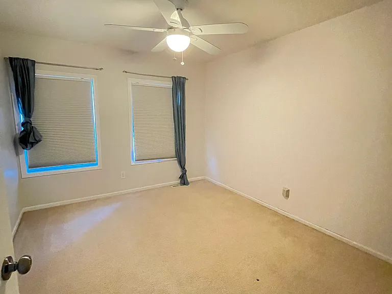 5664 Polworth St — Photo 20
