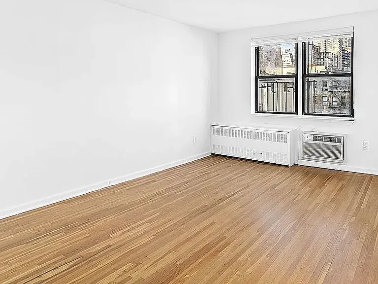 228 E 81st St #7D — Photo 2