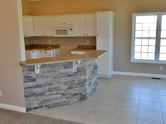 5th image of 3684 Fountain Ct
