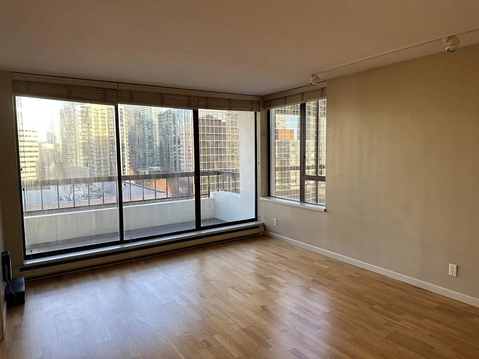 1 bed, 611 sqft, $2,400 — Photo 2