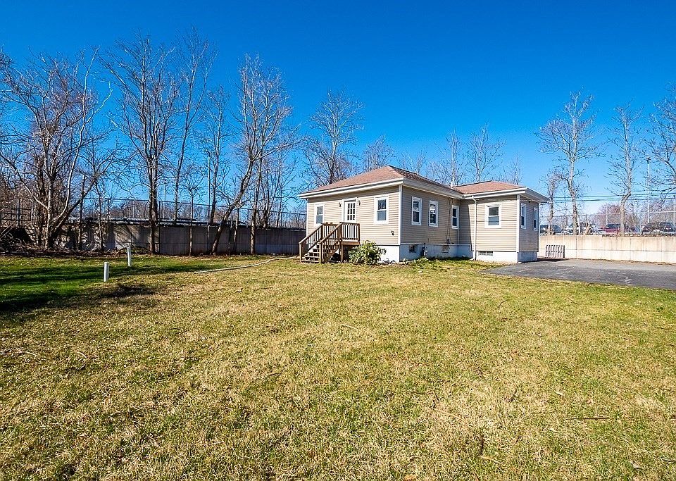 121 Spring St, Bridgewater, MA 02324 Zillow