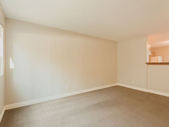 4th image of 2301 Goss St Unit 208