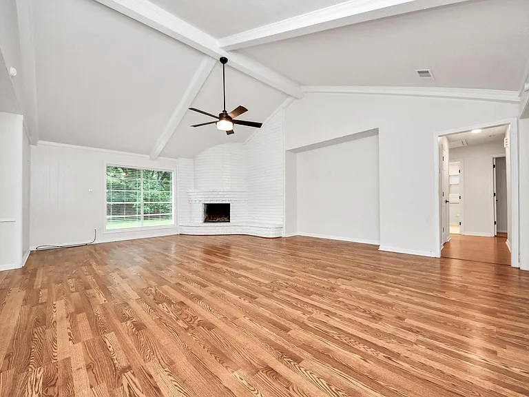 1319 Forsythe Ln — Photo 13