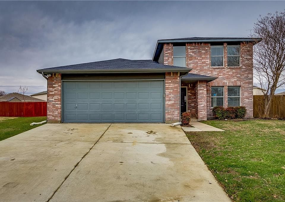 1st image of 2724 Pecan Dr