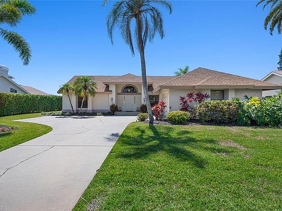2nd image of 28481 Winthrop CIR