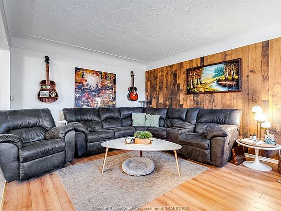 3rd image of 6 Standaert Rd