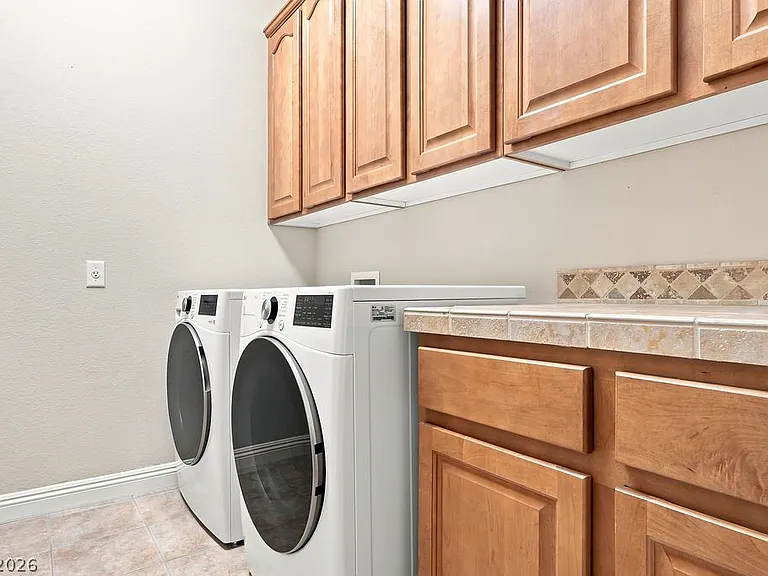 6 Old Marsh Ct — Photo 43