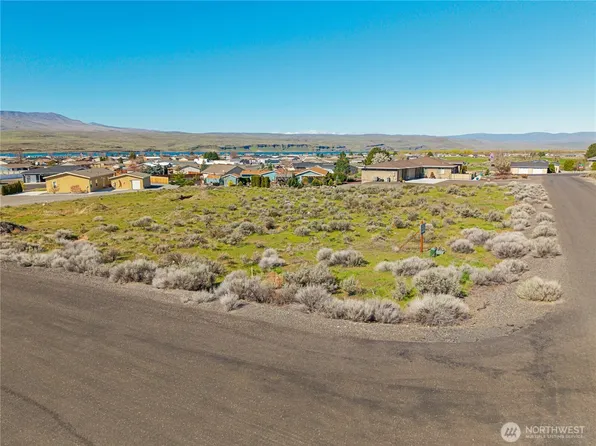202 SW Clayton Place, Mattawa, WA 99349