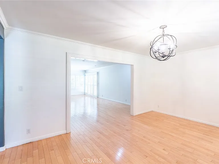 333 W Wistaria Ave — Photo 11