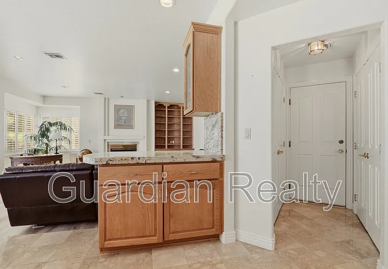 1888 Woodhaven Dr — Photo 12