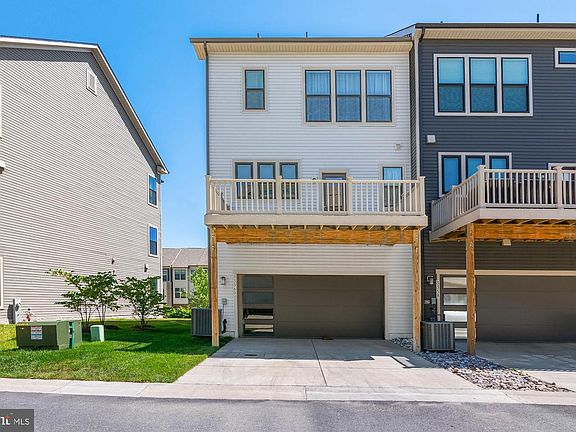3rd image of 3360 Cormorant Dr