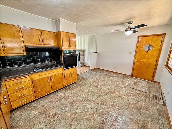 5th image of 66 Sandcreek Dr