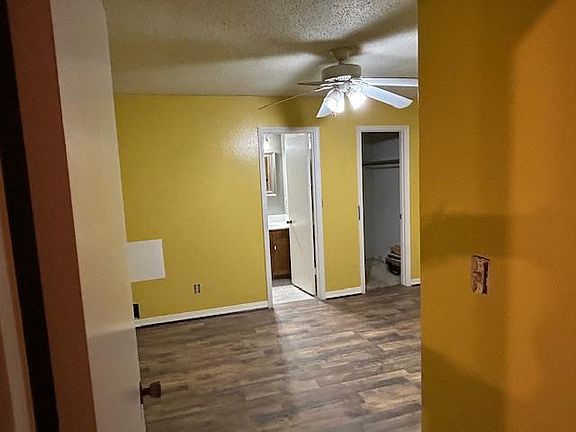 4th image of 3456 Saint Helens Dr