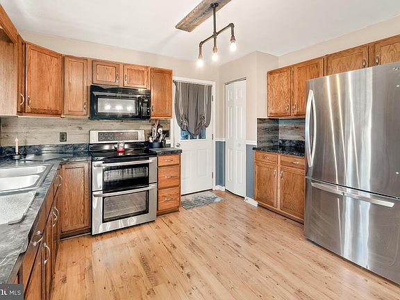 5th image of 17207 Carty Ln