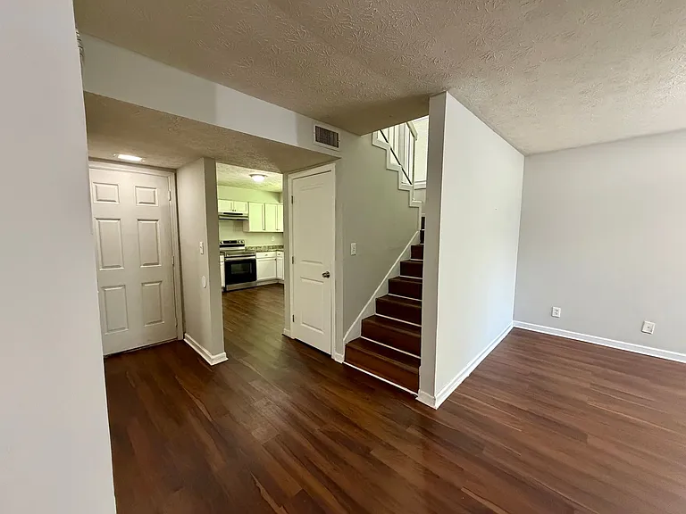 8588 Creekwood Way — Photo 12