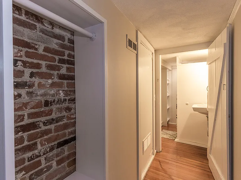 6 King St #1 — Photo 9