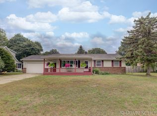 7696 Aster Ln, Jenison, MI 49428