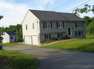 92 Cortis Rd, Dudley, MA 01571