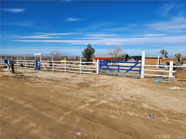 17075 Fort Tejon Rd, Llano, CA 93544
