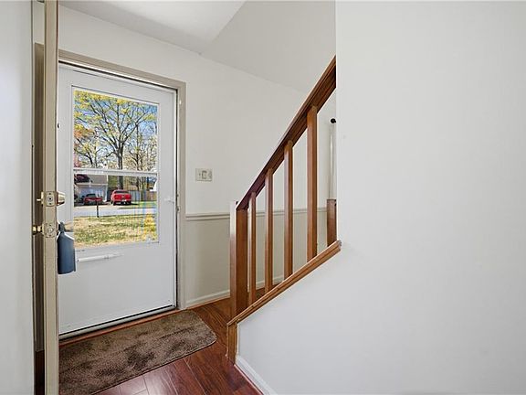 3rd image of 204 Springdale Way