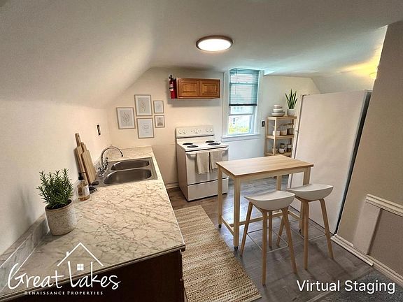 3rd image of 2716 Belmont St #B