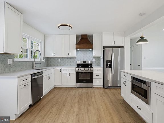 5th image of 3153 Apple Creek Ln