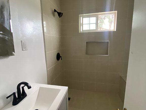 5th image of 11558 Downey Ave #A