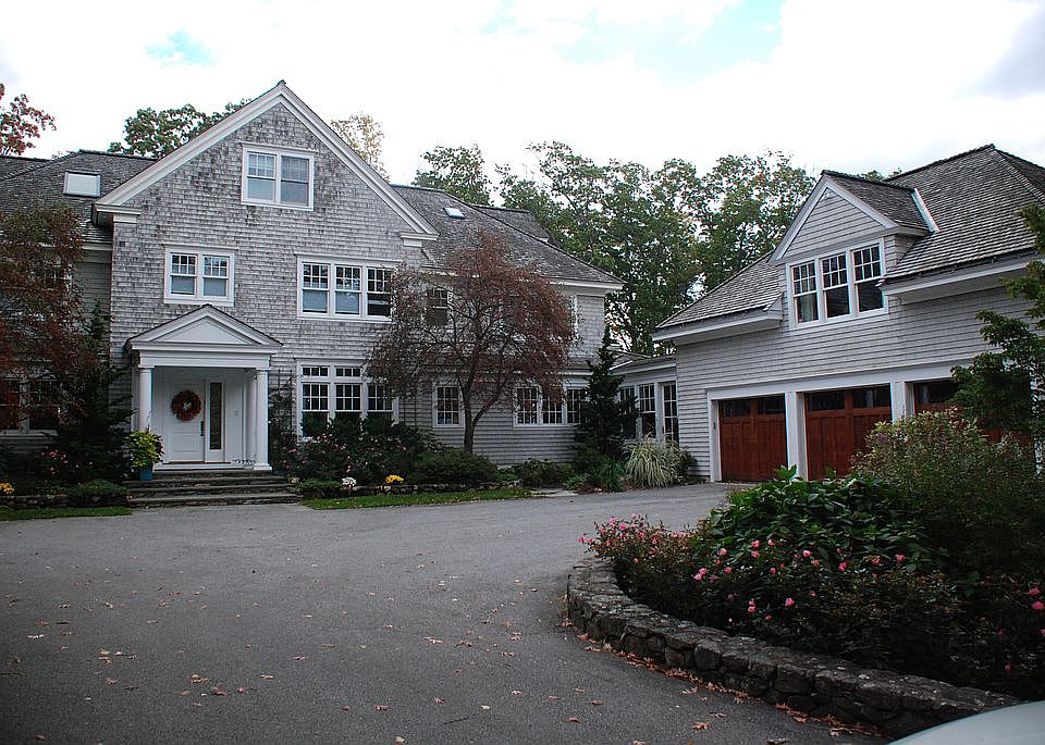 1st image of 6 Bayne Ln