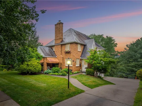 196 Longuevue Dr, Pittsburgh, PA 15228