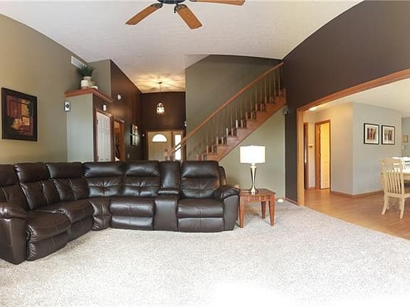 4th image of 319 Augusta Dr