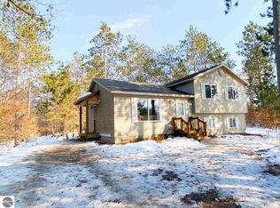 9911 Dell Rd, Kingsley, MI 49649