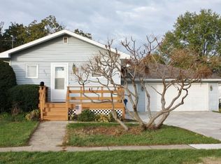 203 9th Ave, De Witt, IA 52742