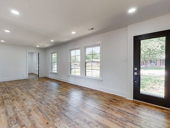 5th image of 2092 Pinewood Ln