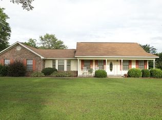 1604 Peacock Rd, Webb, AL 36376