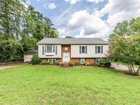 800 Boyer Dr, Clemmons, NC 27012