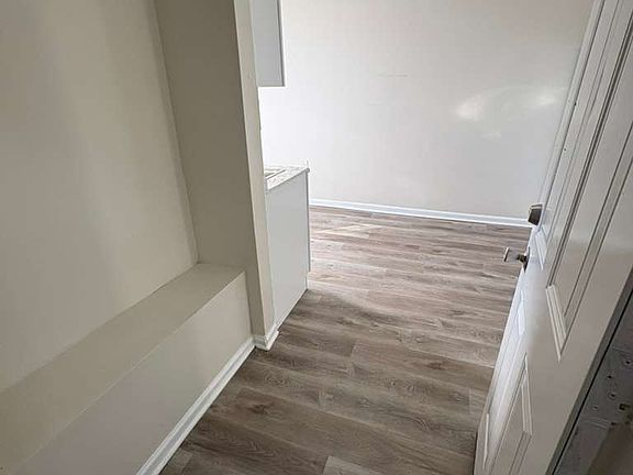 5th image of 101 Camden St APT 6