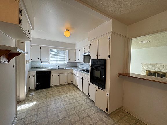 5th image of 4876 E Floradora Ave