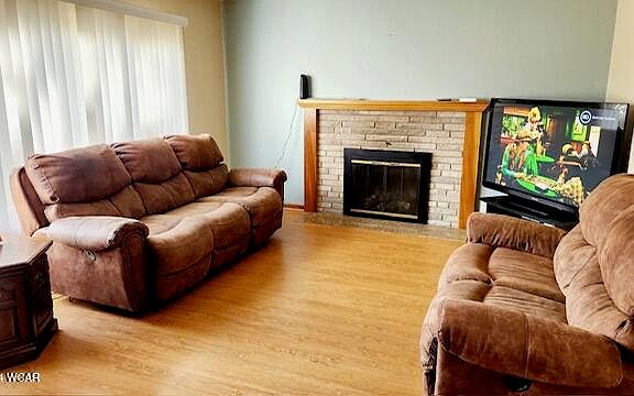 3rd image of 1311 Fostoria Ave