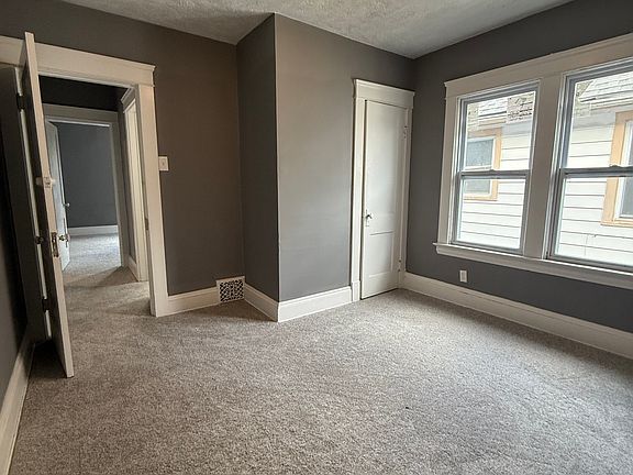 5th image of 3358 E 132nd St #2