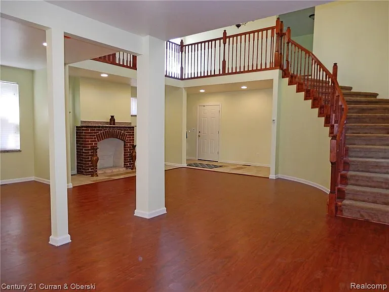 6550 N Inkster Rd — Photo 10