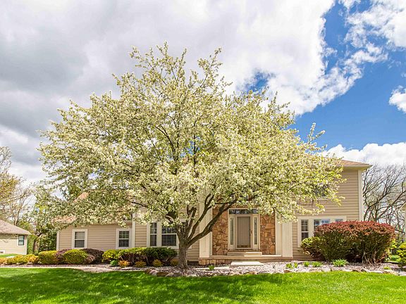 3rd image of 4101 Lake Forest Dr E