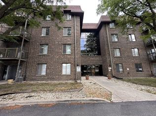 830 Elder Rd #B111, Homewood, IL 60430