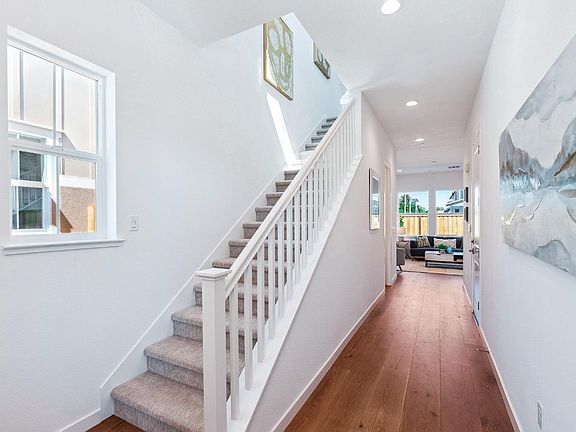 5th image of 15 Riverbend Lane