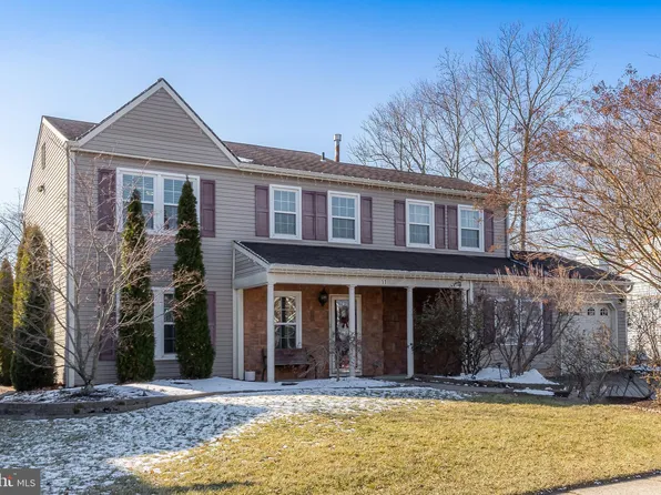 11 Glamis Rd, Blackwood, NJ 08012