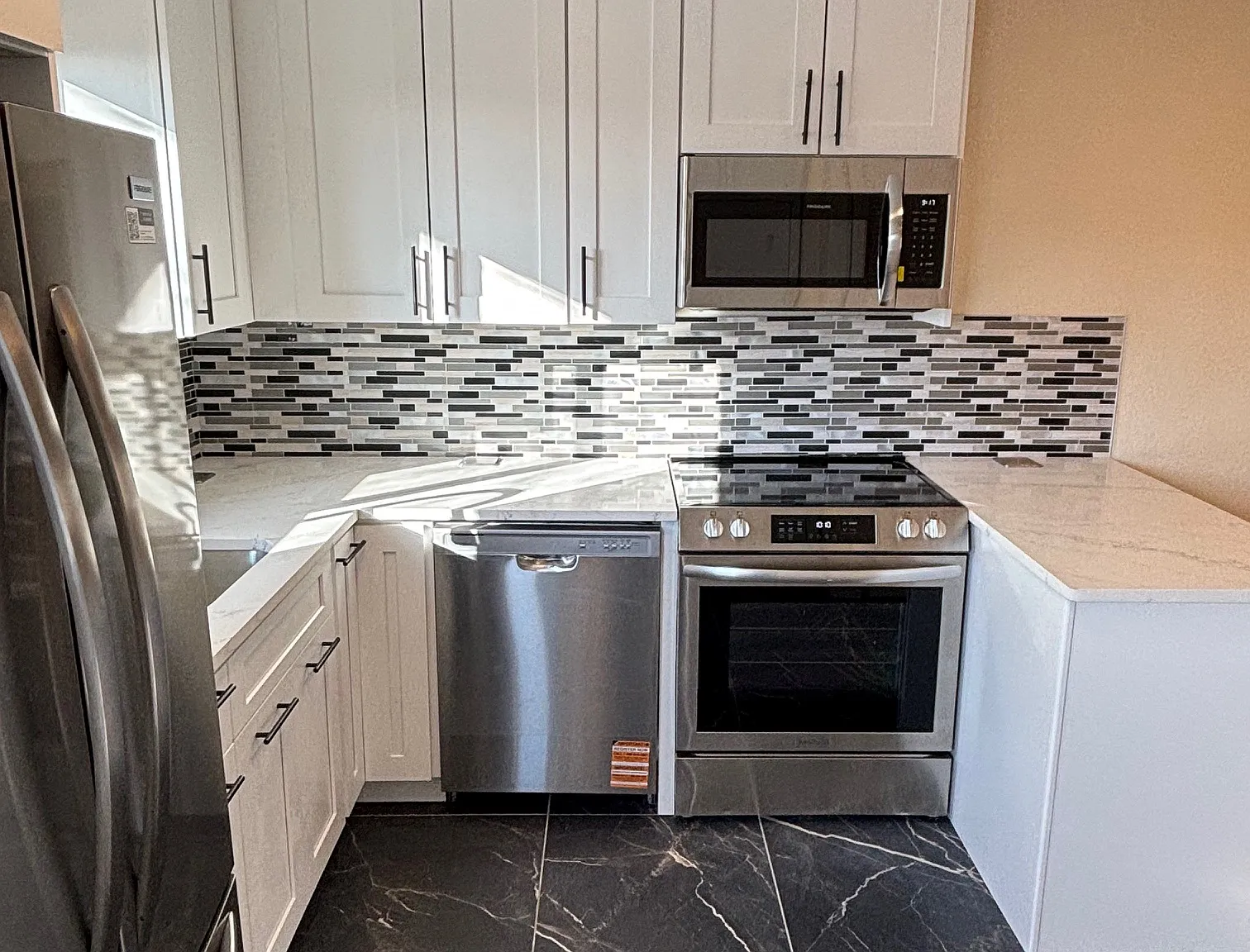 2 bed, 950 sqft, $2,300 — Photo 2