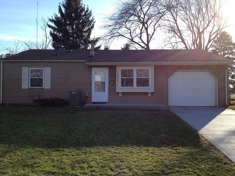 1st image of 1928 Renfrew Dr